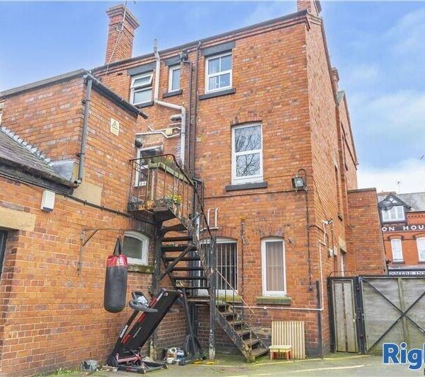 Freehold Opportunity Post Office & Retail store with 4 Bedroom Accommodation Photo 13