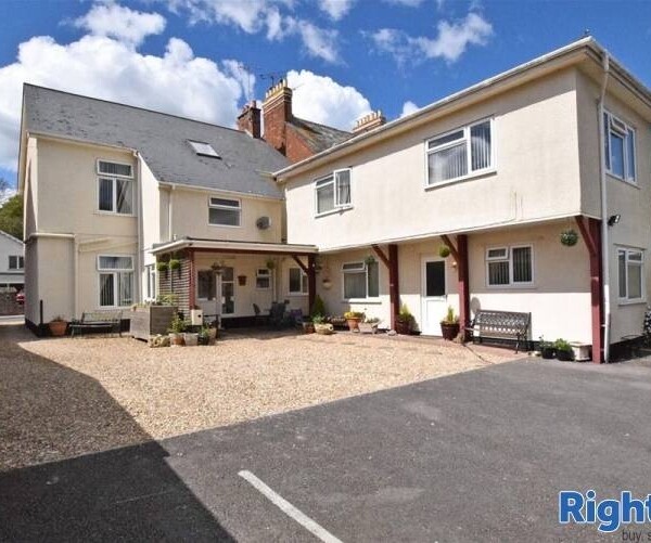 Outstanding East Devon Guest House For Sale in Sidmouth Photo 14