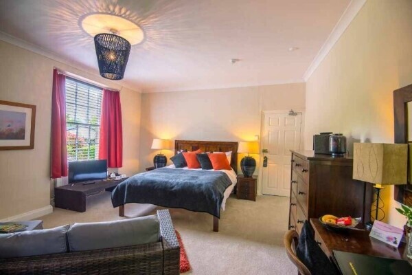 A beautiful, fully restored Georgian hotel for sale in the West Country. Photo 14