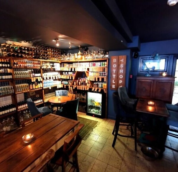 Freehold Wine Bar & Coffee House with 3 Boutique Letting Rooms Located In Newquay Photo 14