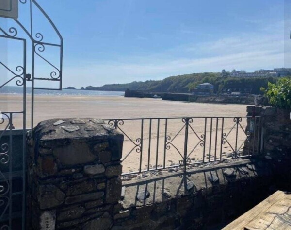 PEMBROKESHIRE (SAUNDERSFOOT) - RENOWNED BAR & RESTAURANT LEADING ON TO BEACH Photo 14