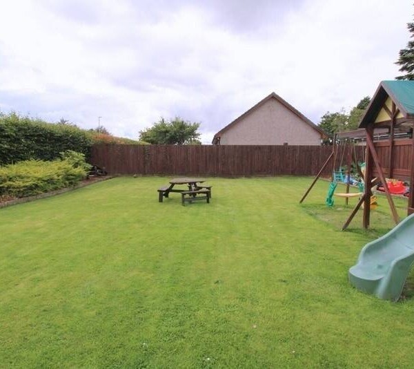 Highly Attractive 6-Bedroom Country Inn Situated in the Stunning Coastal Village of St Cyrus Photo 14
