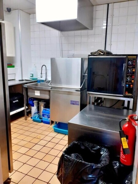 Leasehold Coffee Shop & Takeaway Located In Bedworth Photo 14