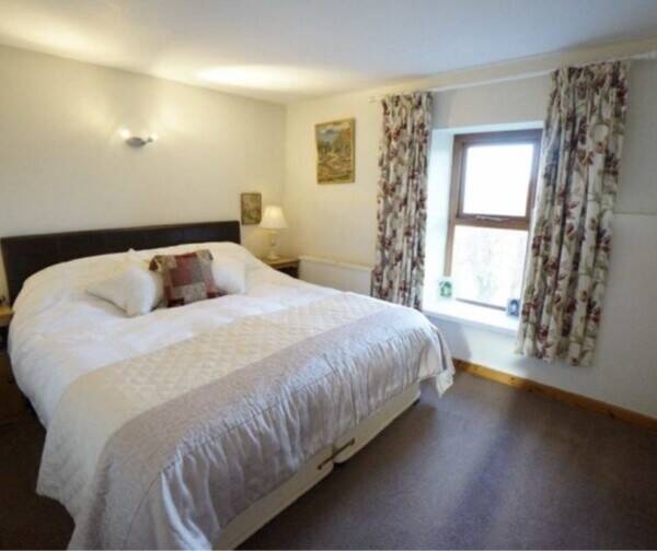 3 BEDROOM FARMHOUSE WITH TWO SELF-CATERED HOLIDAY COTTAGES WITH GYM Photo 14