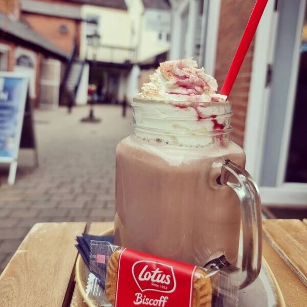 A POPULAR COFFEE SHOP AND BAR Photo 14
