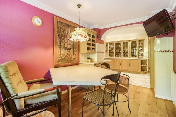 Auction Lot: White Lodge, Ilsham Marine Drive, Torquay, Devon, TQ1 2HT For Sale in Torquay Photo 14