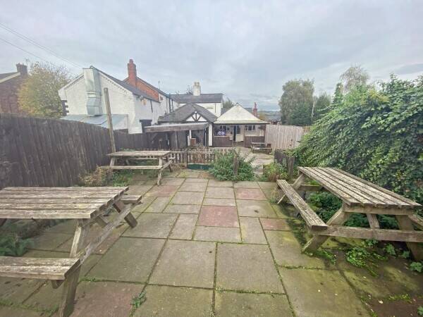 CHESHIRE - VILLAGE PUBLIC HOUSE ON SIZEABLE PLOT Photo 14