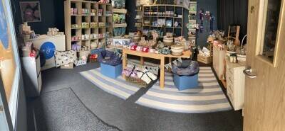 Beautiful pet store for sale Photo 8
