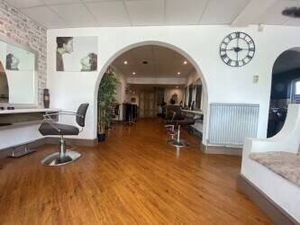 Established Hairdressing Salon in Tilehurst, Reading. Scope for Beauty and Nails Photo 14
