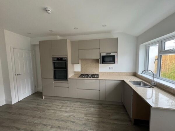 Commercial Premises Located In Wellesbourne For Rent Photo 14