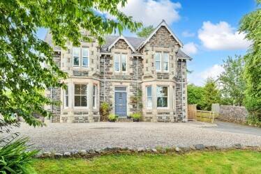 Highly desirable self catering property in Pitlochry Perthshire Photo 15