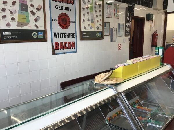£3,300+ p/wk  BUTCHERs SHOP WITH NICE, S/CONT FLAT, BRIDGEND Photo 14