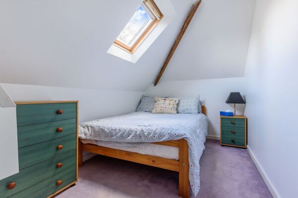 CATTERY PLUS HOME WITH AN INCOME Photo 14