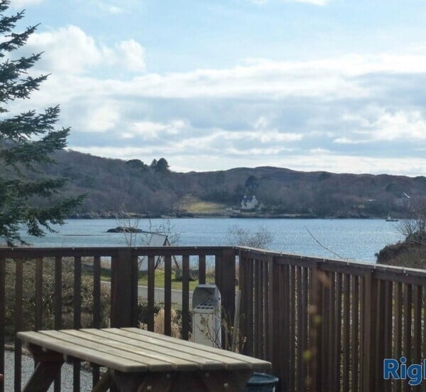 Highly Attractive 13-Bedroom Hotel Situated in Arisaig Photo 15