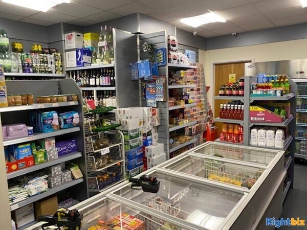 Leasehold Convenience Store & Off License Located In Atherstone Photo 15