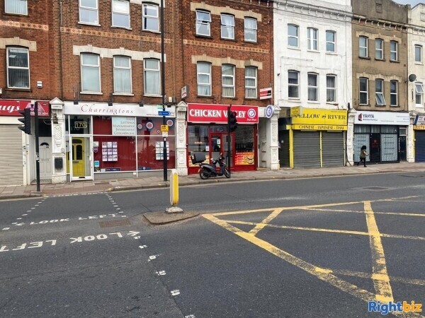 Pizza and chicken shop  Photo 15