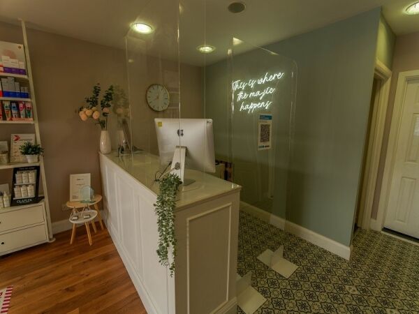 Extremely well established Hair & Beauty Salon for sale Photo 15