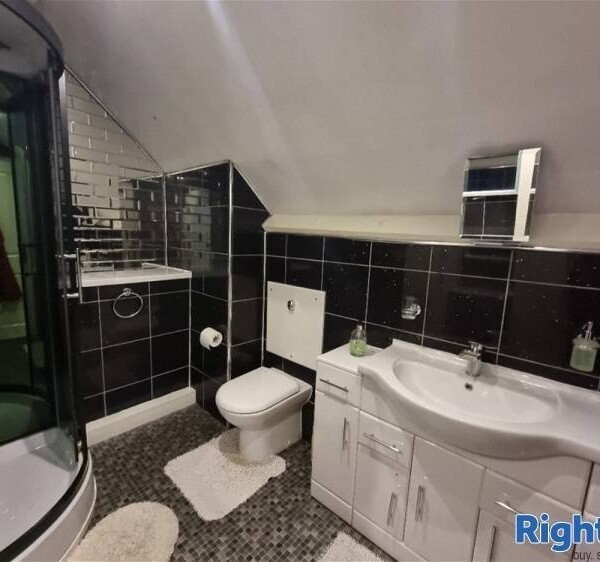Beautifully Renovated Modern Bar with Comfortable Atmosphere & Accomodation Photo 15