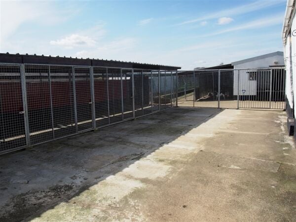 Kennels, Cattery & Equestrian businesses For Sale in Ferryhill Photo 15