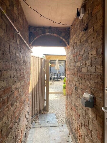 Well-Established, Profitable Family-Run Café in Heart of Affluent Village Photo 15