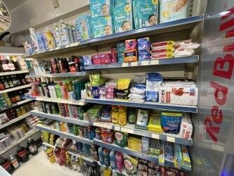 Off licence store in Worthing Photo 15