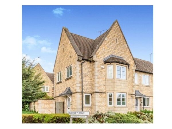 Beautifully Presented Holiday Letting For Sale Photo 15