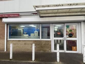 Takeaway & Desserts for sale, spacious workspace allowing alternative uses Takeaway & Desserts for sale, spacious workspace allowing alternative uses