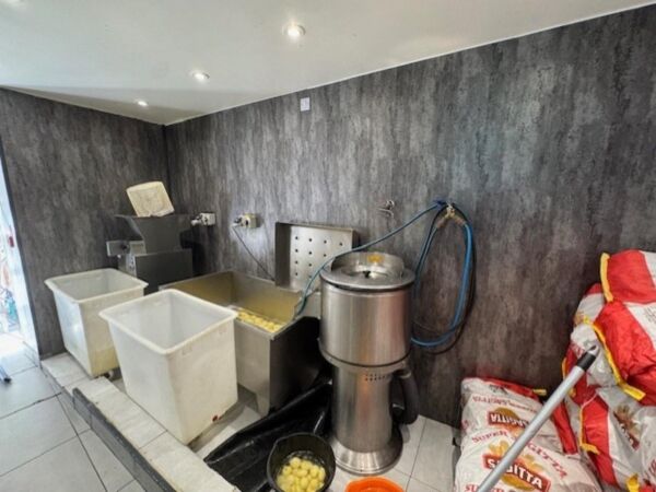 Leasehold Fish & Chip Takeaway Located In Redditch Photo 15