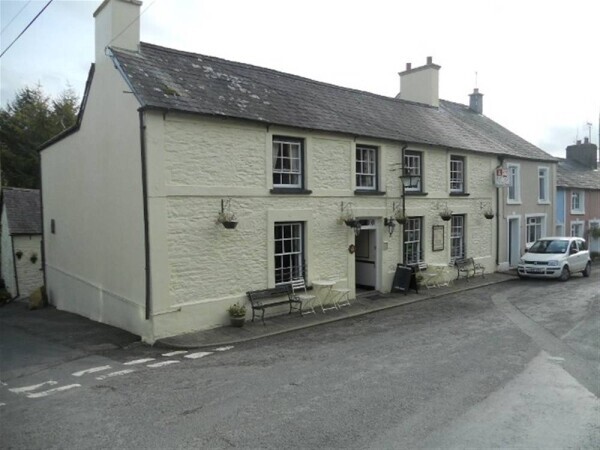 Free Of Tie Public House - Llanwrda Photo 2