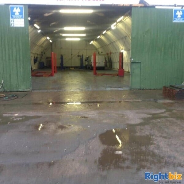 GARAGE & MOT STATION - Glasgow Photo 2