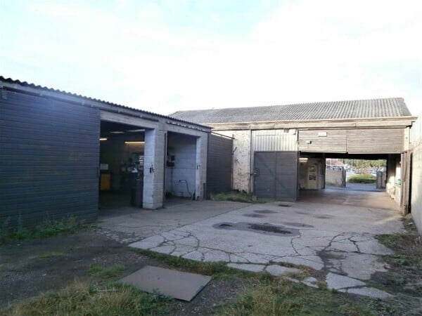 MOT/SERVICING/REPAIRS based HARTLEPOOL Photo 2