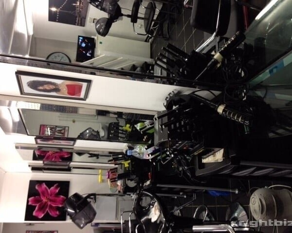 HAIRDRESSERS AND BEAUTY SALON Photo 2