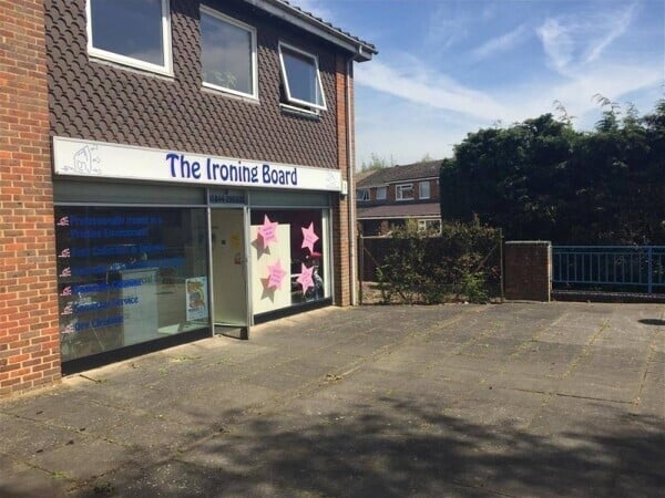 DOMESTIC & COMMERCIAL IRONING & LAUNDRY SERVICES FOR SALE IN AFFLUENT BUCKINGHAMSHIRE VILLAGE Photo 2