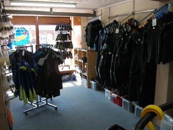 HIGHLY REGARDED DIVING & SNORKELLING SUPPLIES & TRAINING CENTRE FOR SALE IN SLOUGH Photo 2