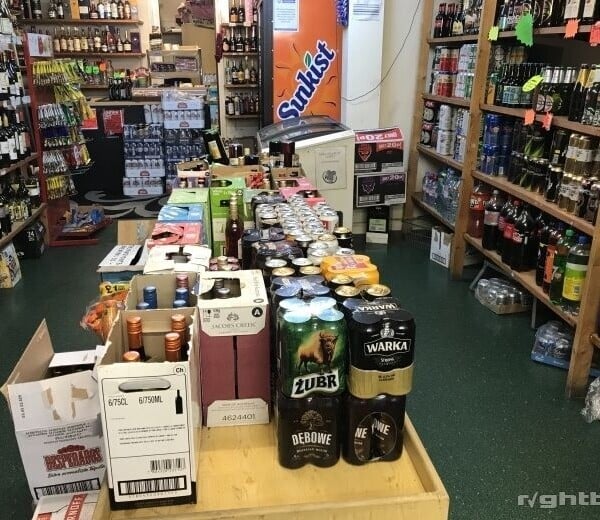 Off licence for sale no premium!! Photo 2