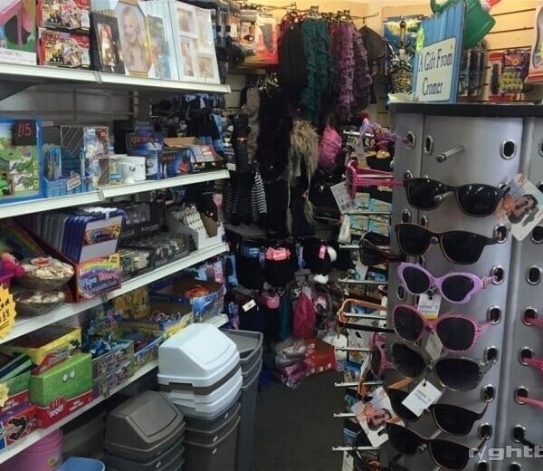 POPULAR DISCOUNT STORE FOR SALE IN CROMER TOWN CENTRE Photo 2