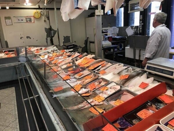 HIGHLY PROFITABLE TRADITIONAL FISHMONGER & SEAFOOD MERCHANT FOR SALE IN GLOUCESTER CITY CENTRE Photo 2