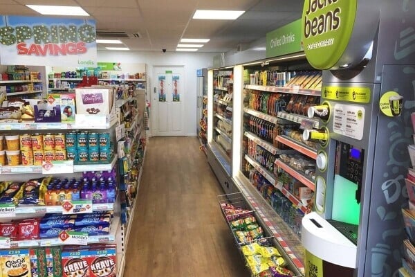 Profitable LONDIS Convenience Store in Lakenheath Photo 2