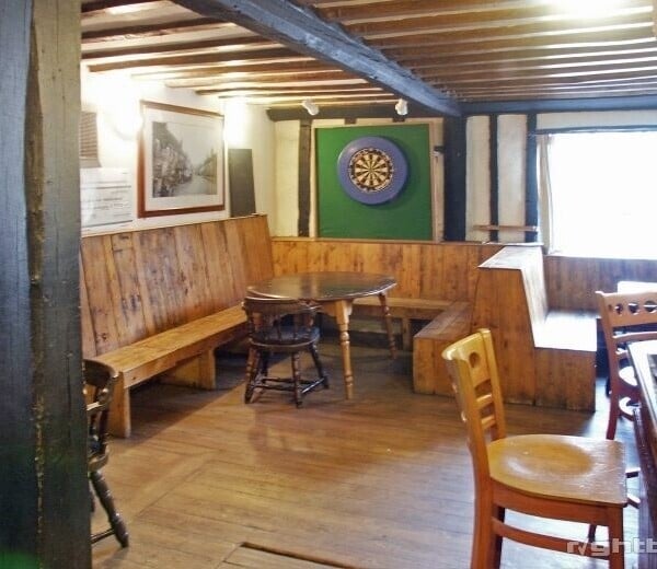 Grade II Listed Character Pub In Market Town Photo 2