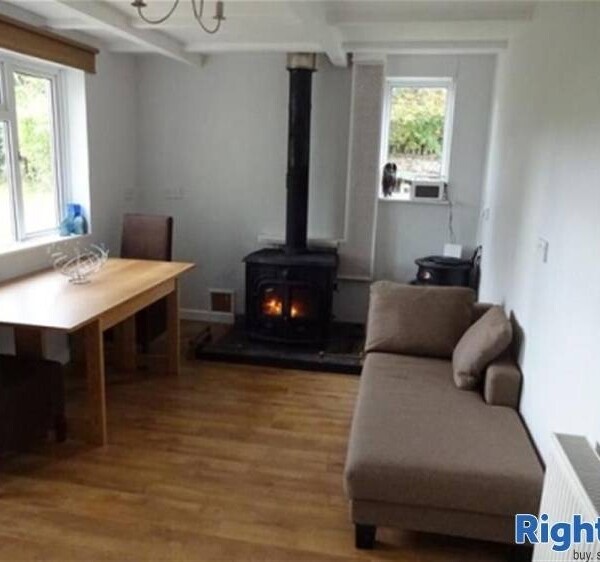 4 bed detached family home - Part Exchange available Gloucestershire Photo 2