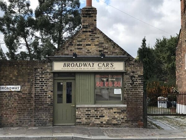 FREEHOLD PRIVATE TAXI HIRE BUSINESS FOR SALE IN RAINHAM/ESSEX Photo 2