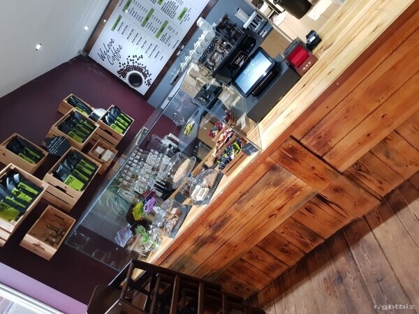 Coffee shop/Restaurant in town centre Photo 2