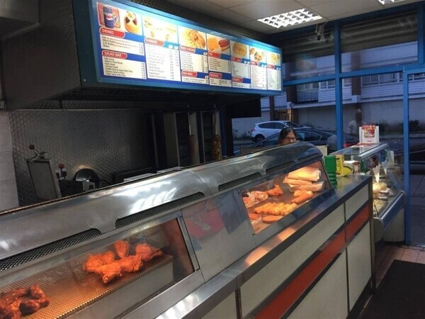 FISH BAR & FAST FOOD TAKEAWAY WITH DELIVERIES FOR SALE IN EDGWARE Photo 2
