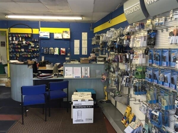 TOWN CENTRE COMPUTER REPAIRS & SALES COMPANY FOR SALE IN ASHTON UNDER LYNE Photo 2