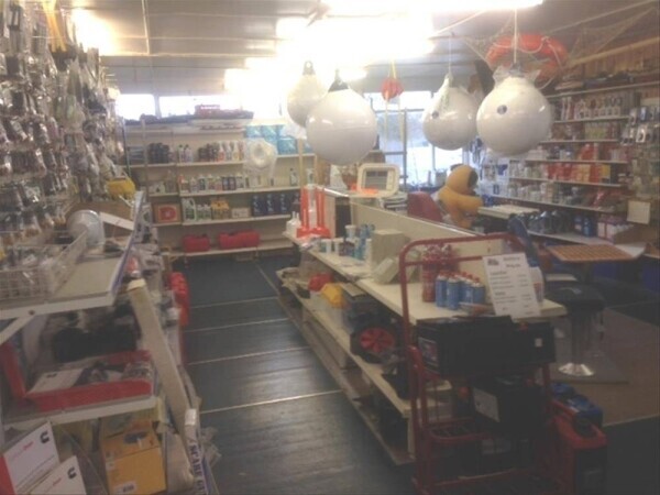 THAMES-SIDE RETAIL & ONLINE CHANDLERY SUPPLIES FOR SALE IN SURREY Photo 2
