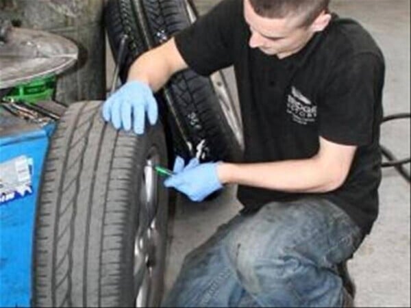 MOT TESTING & REPAIRS CENTRE NEAR ST ALBANS Photo 2