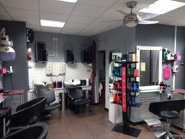 ATTRACTIVELY PRESENTED HAIR SALON – Nailsea Photo 2