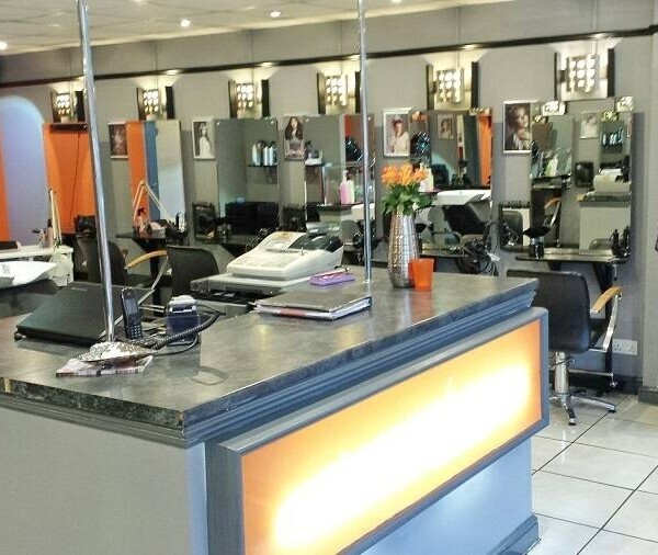 HAIR & BEAUTY SALON FOR SALE PAISLEY Photo 2