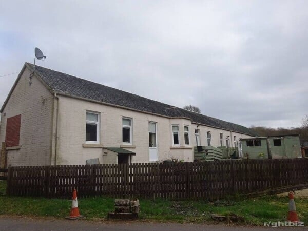 KENNEL & CATTERY WITH 5 BEDROOM HOUSE FOR SALE NEAR GLASGOW Photo 2