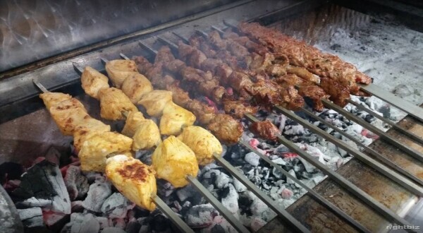 KEBAB SHOP IN PONDERS END, GREAT POTENTIAL! Photo 2